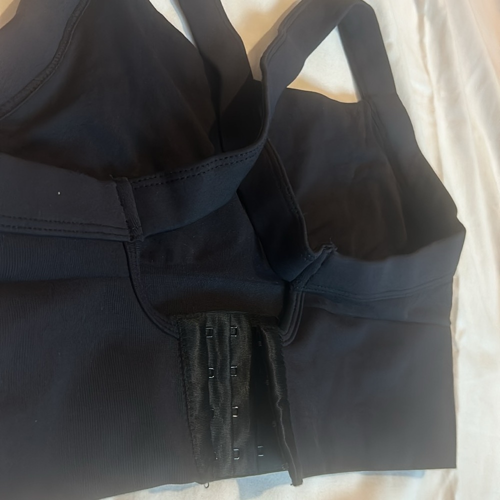 workout bra - Picture 3 of 4